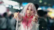 夫人cos小姐姐,穿越次元的美妙演绎